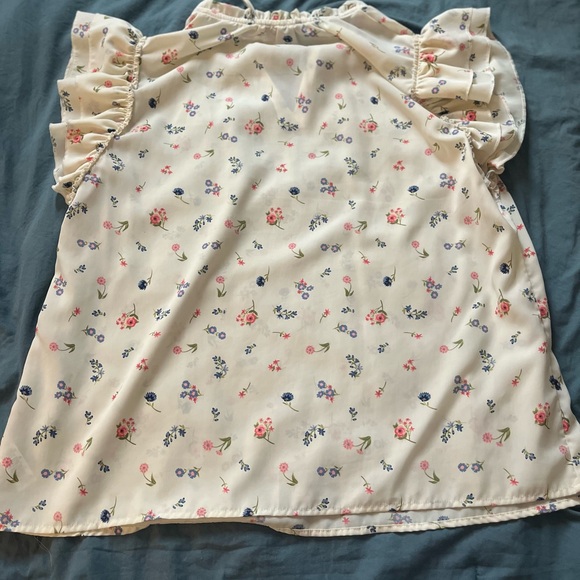 Cute Top - Picture 4 of 4